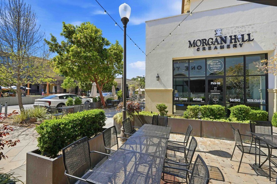 97 E 3rd St, Morgan Hill, CA à vendre - Photo de l’immeuble – Image 2 sur 7