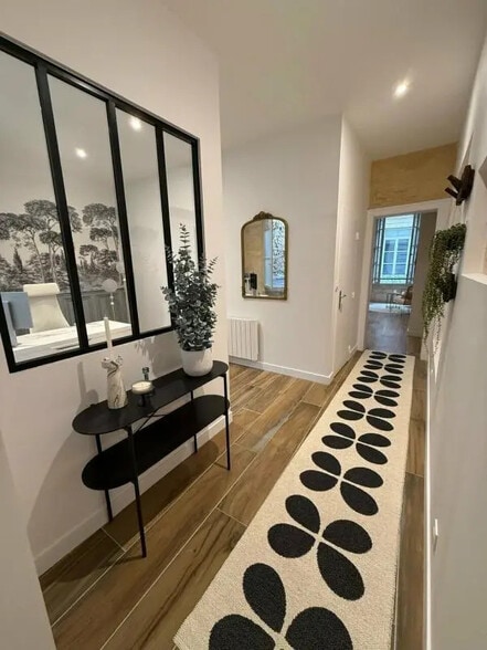 Bureau dans Bordeaux à louer - Photo de l’immeuble – Image 2 sur 11