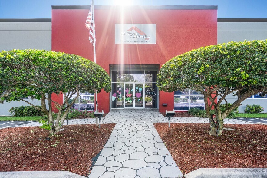 590 Goolsby Blvd, Deerfield Beach, FL à louer - Photo de l’immeuble – Image 2 sur 29