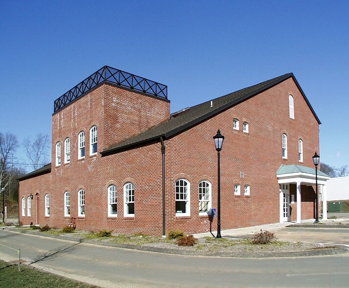 61 N Main St, Branford, CT à louer - Photo de l’immeuble – Image 3 sur 7