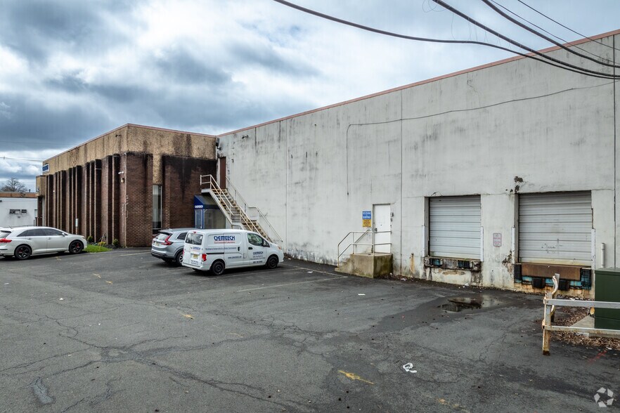 284 Sheffield St, Mountainside, NJ à louer - Photo de l’immeuble – Image 3 sur 6