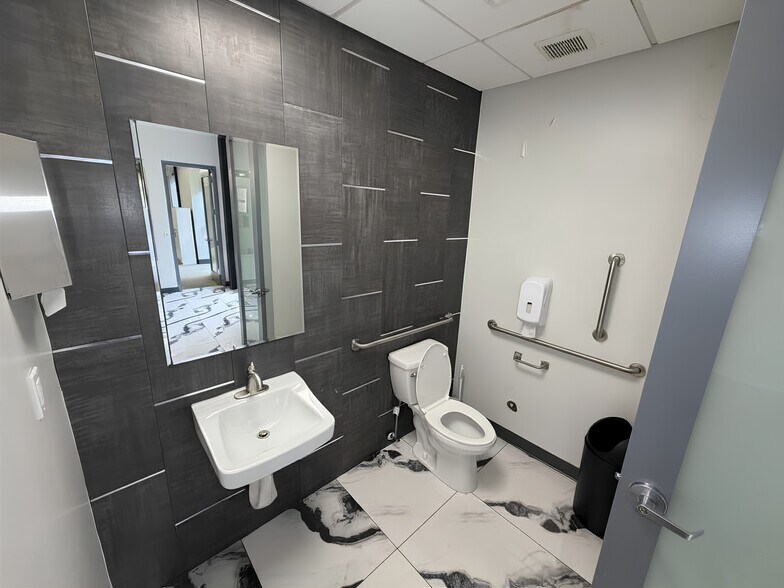 24 Gilbert St Ext, Monroe, NY à louer - Photo de l’immeuble – Image 3 sur 23