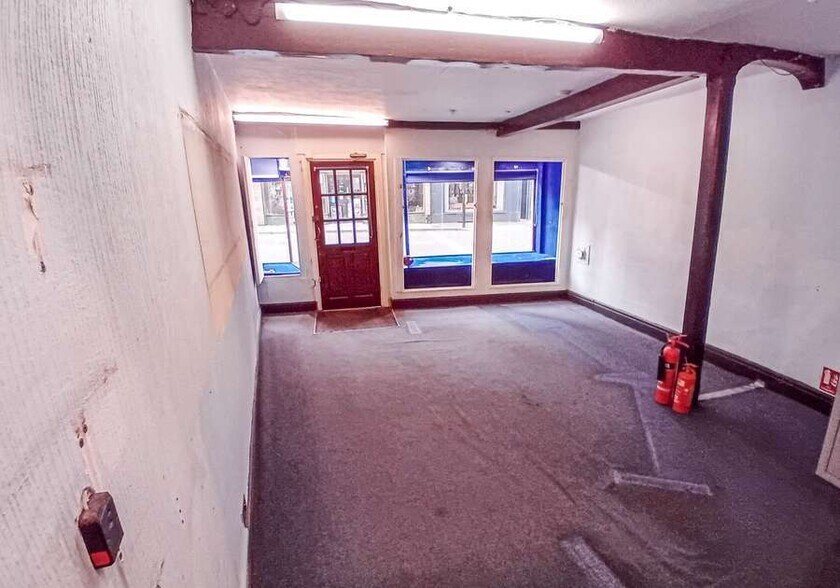 61 High St, Cheltenham à louer - Photo de l’immeuble – Image 3 sur 4