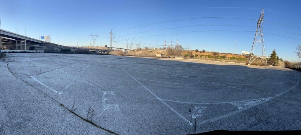 Terrain dans San Fernando de Henares, Madrid à vendre - Photo de l’immeuble – Image 2 sur 4