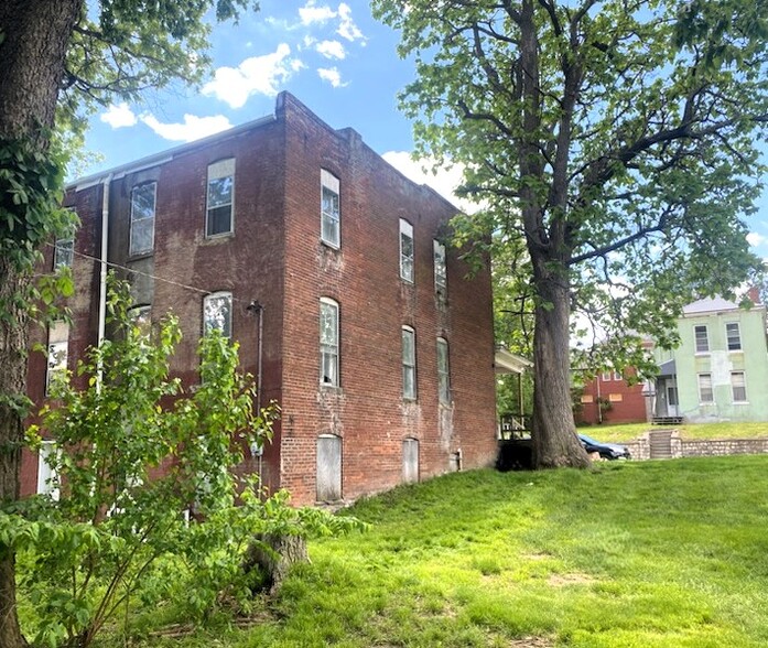 717 Mount Mora Rd, Saint Joseph, MO à vendre - Photo de l’immeuble – Image 2 sur 9
