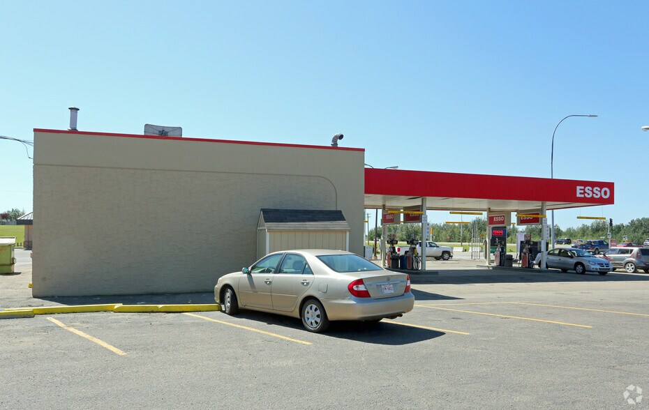 73 Superior St, Devon, AB à vendre - Photo de l’immeuble – Image 2 sur 4