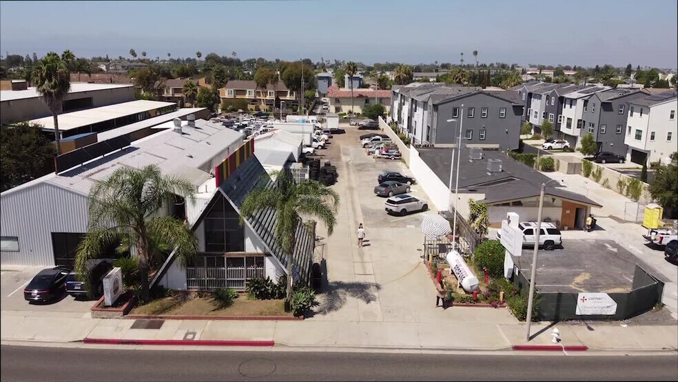 2075 Harbor Blvd, Costa Mesa, CA à vendre - Vidéo sur l’annonce professionnelle – Image 2 sur 26