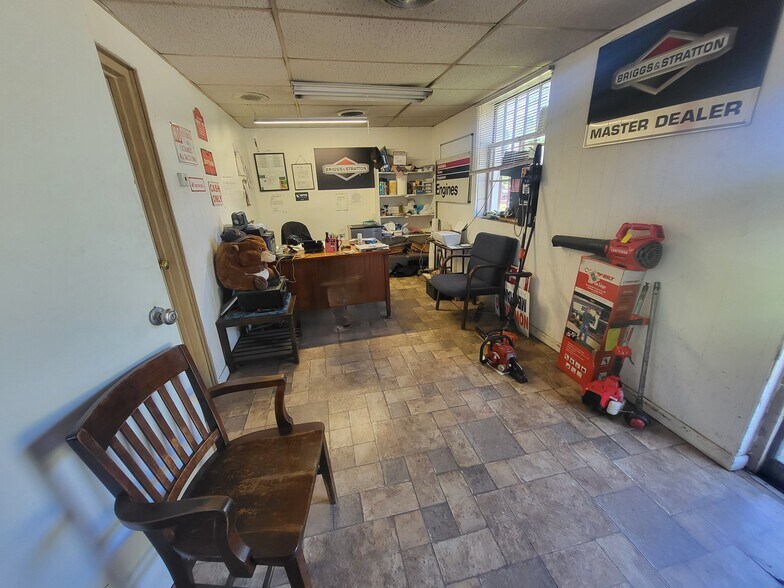 3008 Cromwell Rd, Norfolk, VA à vendre - Photo intérieure – Image 3 sur 9