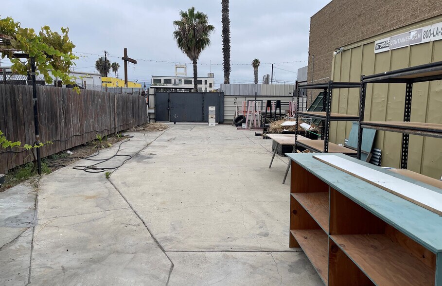 326 N Avalon Blvd, Wilmington, CA à vendre - Photo de l’immeuble – Image 3 sur 7