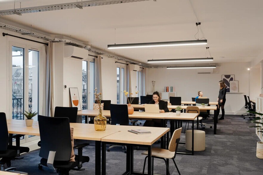 137 Boulevard De Sébastopol, Paris à louer - Photo de l’immeuble – Image 2 sur 7