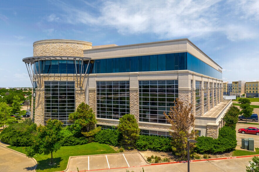 610 uptown Blvd, Cedar Hill, TX à louer - Photo de l’immeuble – Image 3 sur 20