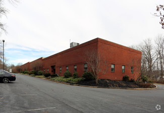 Plus de détails pour 640 Snyder Ave, West Chester, PA - Industriel/Logistique à vendre