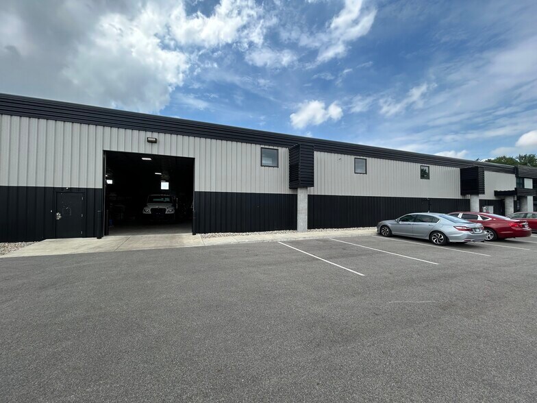 1827 County Road 6 E, Elkhart, IN à vendre - Photo de l’immeuble – Image 2 sur 12