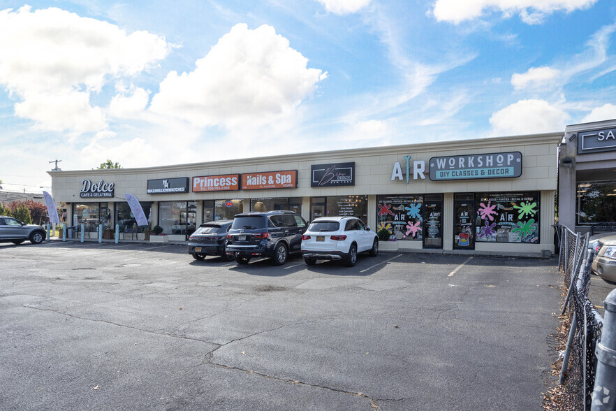 2928-2942 Merrick Rd, Bellmore, NY à louer - Photo de l’immeuble – Image 3 sur 3