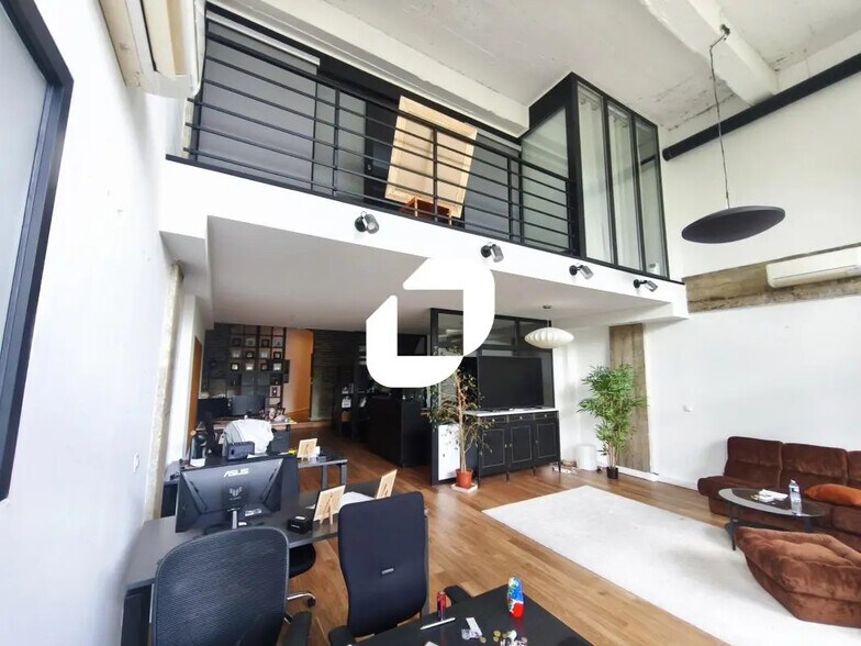 Bureau dans Joinville-le-Pont à louer - Photo de l’immeuble – Image 1 sur 6