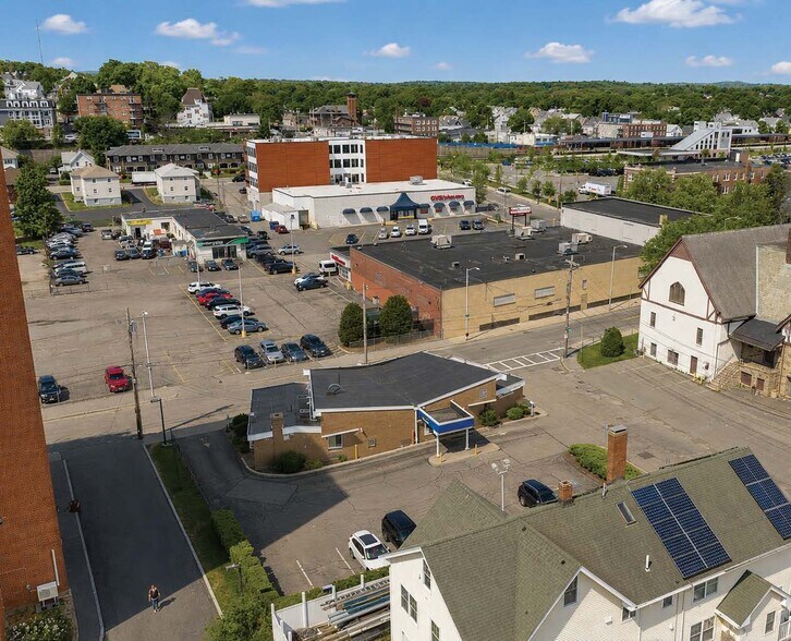 34 Chapman St, Quincy, MA à louer - Photo de l’immeuble – Image 3 sur 6