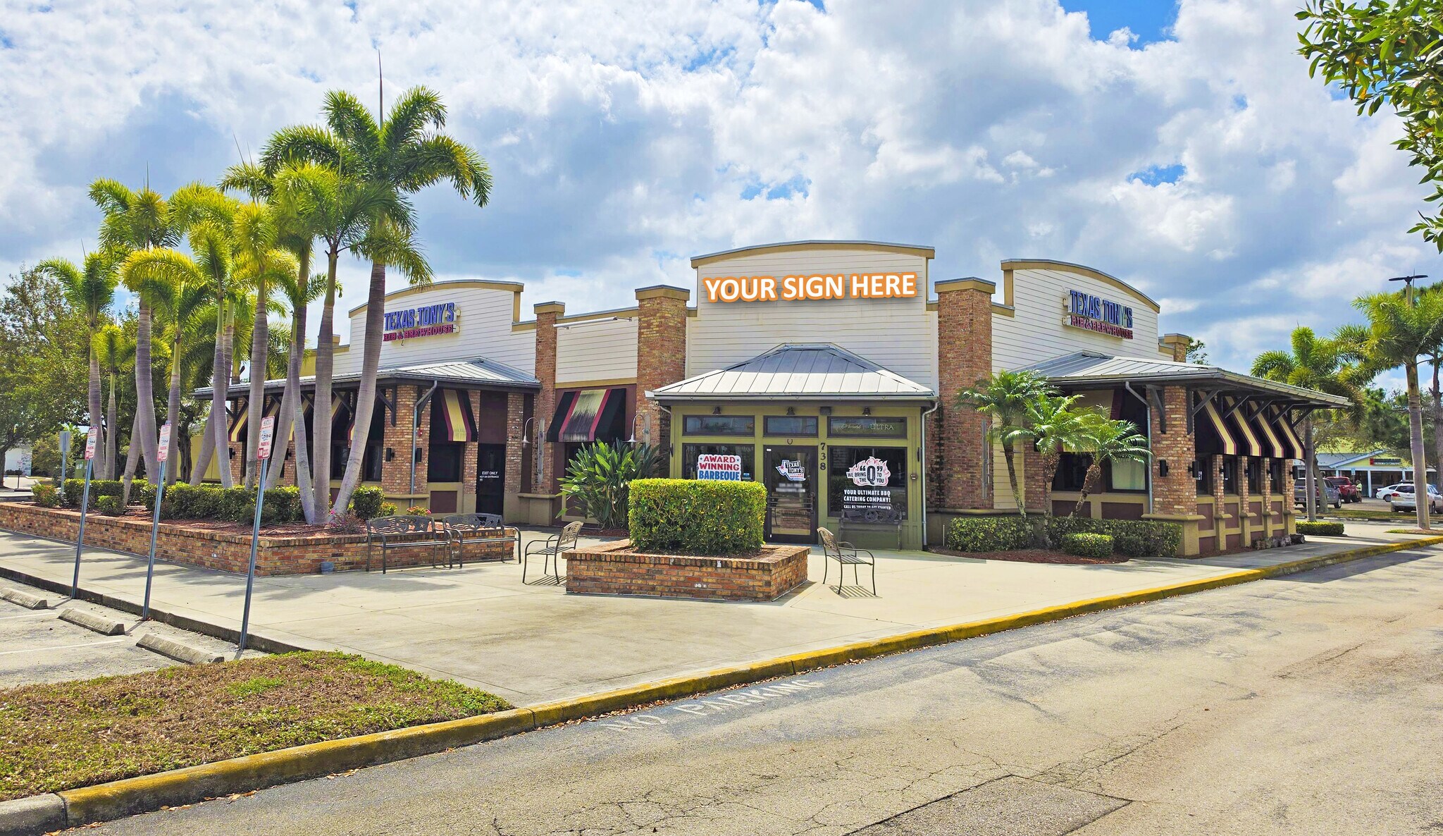 738 SW Pine Island Rd, Cape Coral, FL à louer Photo de l’immeuble– Image 1 sur 5