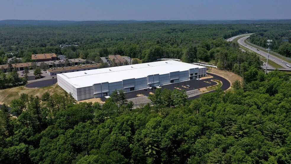 6 Industrial Way, Salem, NH à louer - Photo de l’immeuble – Image 2 sur 7
