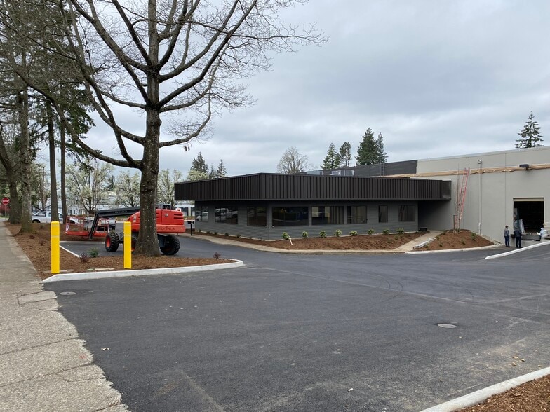 10189 SW Avery St, Tualatin, OR à louer - Photo de l’immeuble – Image 3 sur 13