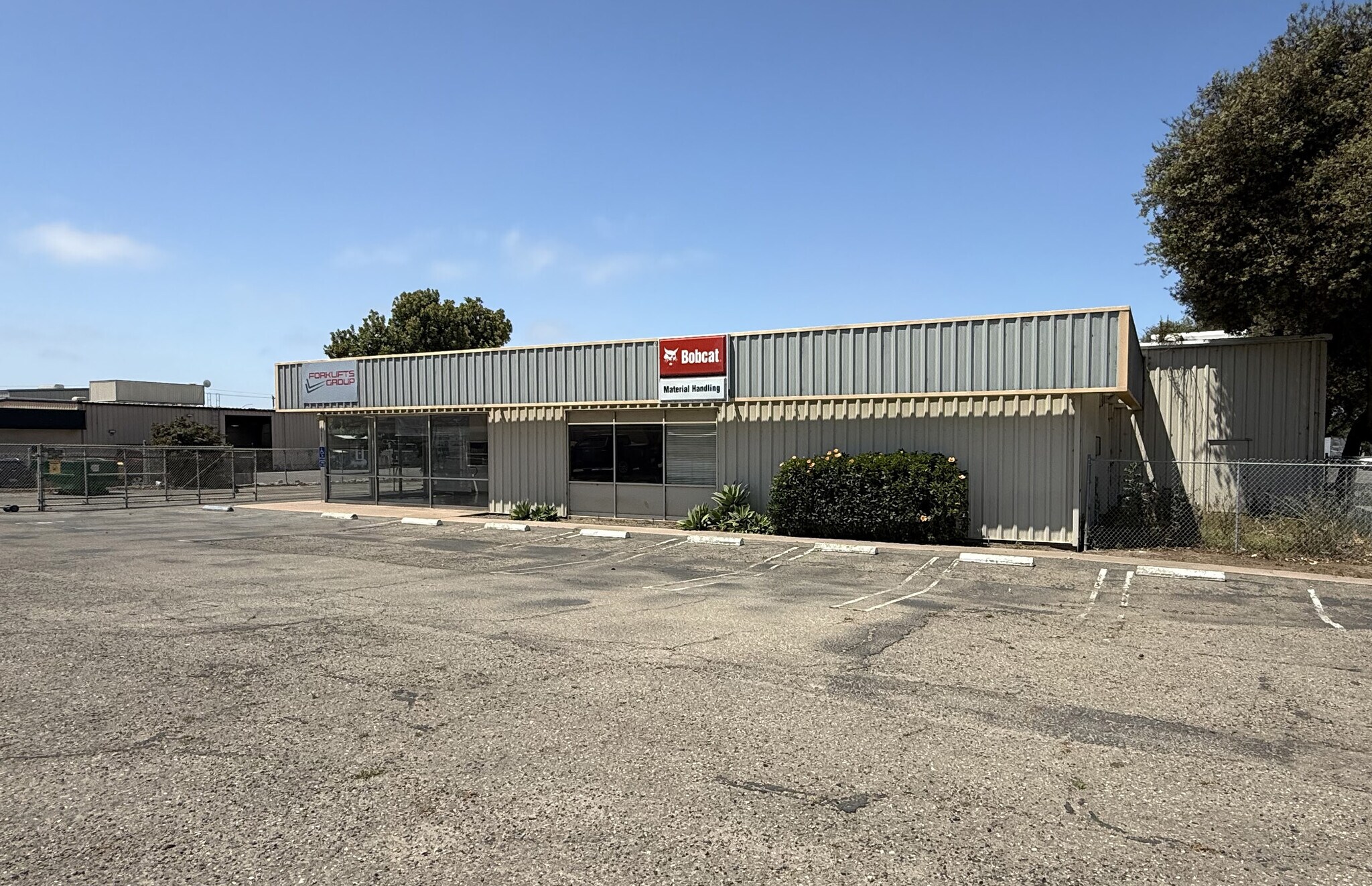 1205 S Blosser Rd, Santa Maria, CA à louer Photo de l’immeuble– Image 1 sur 17