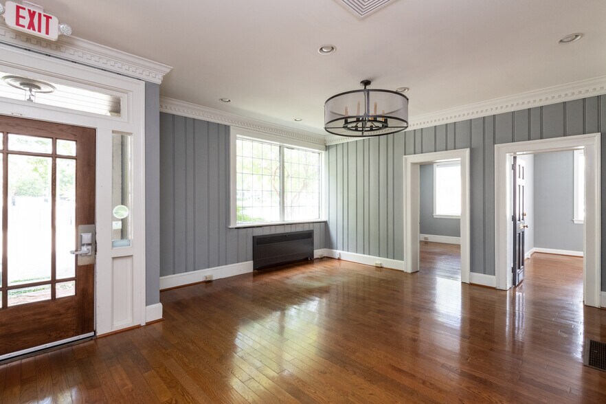 300 E Coffee St, Greenville, SC à vendre - Photo de l’immeuble – Image 2 sur 6