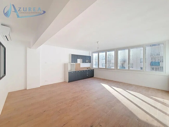Plus de détails pour Bureau à vendre