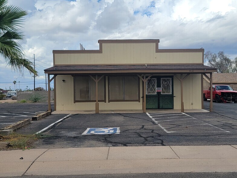 832 N Main Dr, Apache Junction, AZ à vendre - Photo de l’immeuble – Image 1 sur 7