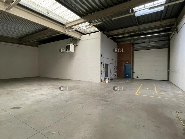 Local d’activités dans Chambly à louer - Photo de l’immeuble – Image 2 sur 6