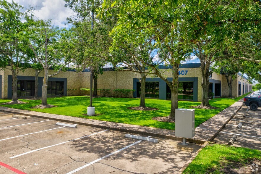 19407 Park Row, Houston, TX à louer - Photo de l’immeuble – Image 2 sur 12