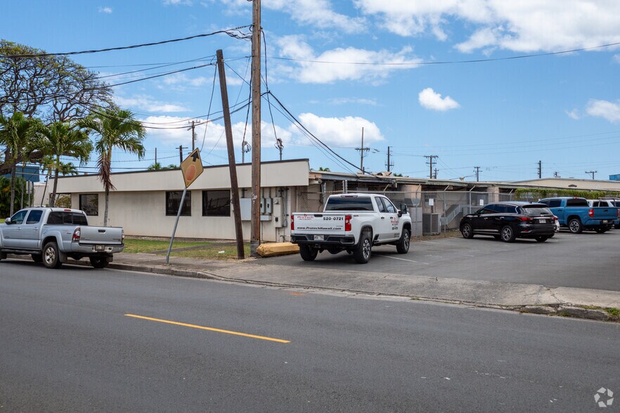 534-544 Ohohia St, Honolulu, HI à louer - Photo de l’immeuble – Image 2 sur 6