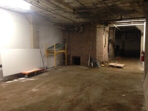 2106 S Kedzie Ave, Chicago, IL à louer Photo intérieure– Image 1 sur 3