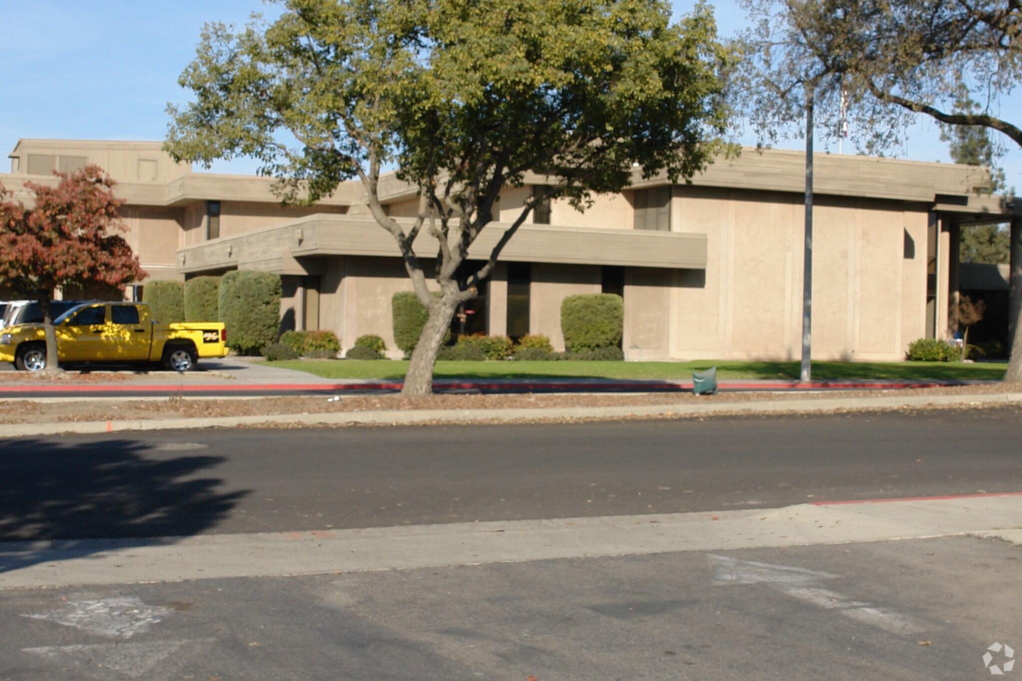 5400 W Hillsdale Ave, Visalia, CA à vendre Photo principale– Image 1 sur 4
