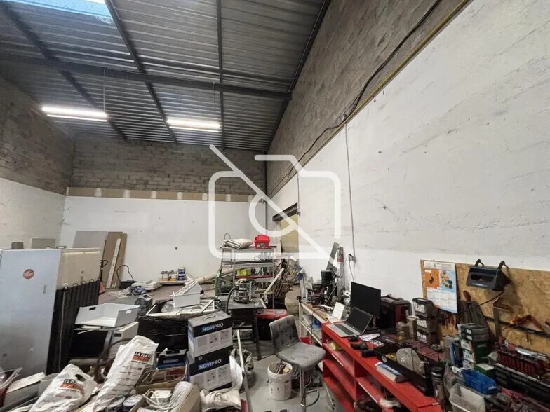 Industriel/Logistique dans Élancourt à louer - Photo intérieure – Image 3 sur 10