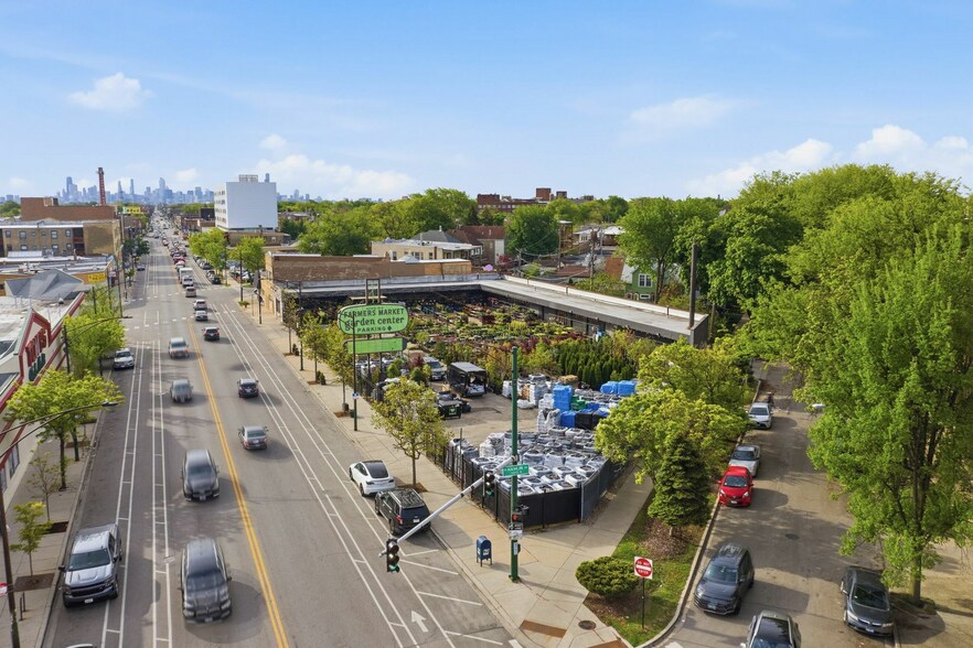 4110 N Elston Ave, Chicago, IL à vendre - Photo de l’immeuble – Image 2 sur 11