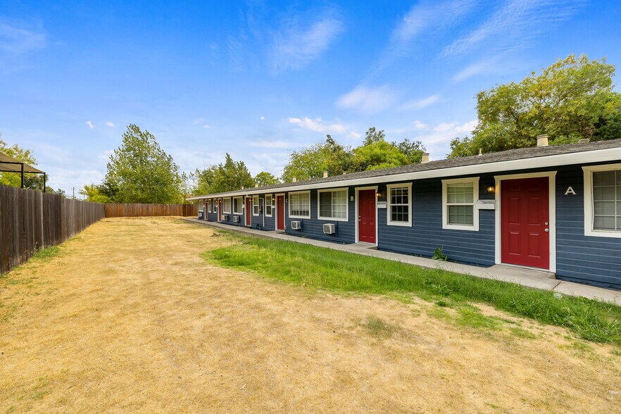 2720 Forrest St, Sacramento, CA à vendre - Photo de l’immeuble – Image 3 sur 21