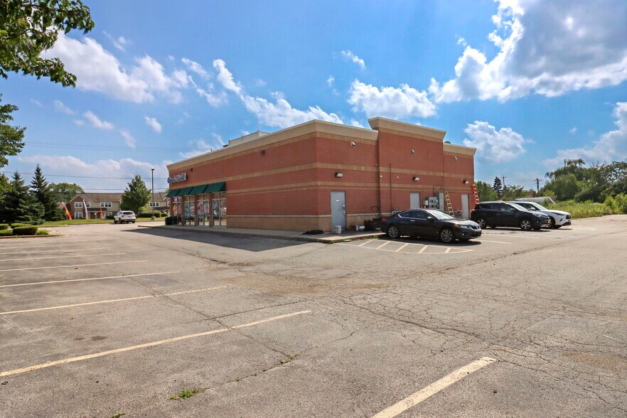 6316 52nd St, Kenosha, WI à louer - Photo de l’immeuble – Image 3 sur 14