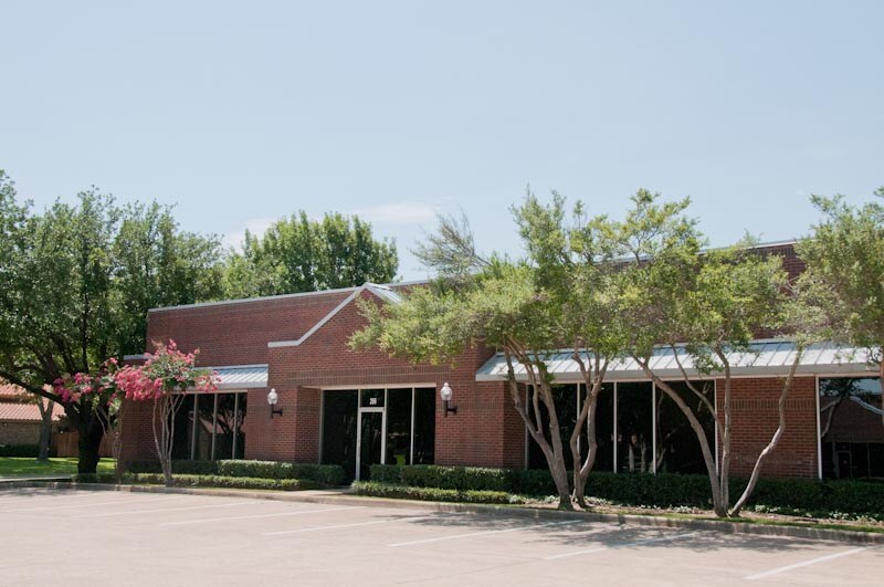1485 Richardson Dr, Richardson, TX à louer - Photo de l’immeuble – Image 2 sur 12