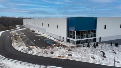 10 Normandy Dr, Piscataway, NJ à louer Photo de l’immeuble– Image 2 sur 2