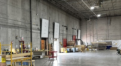 4920-5280 72 Av SE, Calgary, AB à louer Photo intérieure– Image 2 sur 6