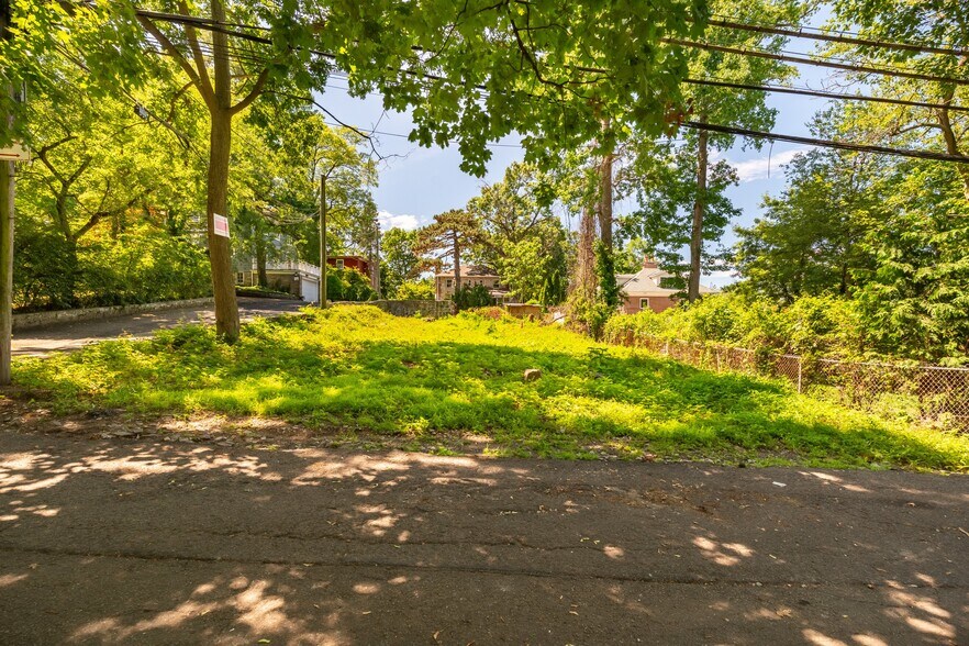 6015 Independence Ave, Bronx, NY à vendre - Photo de l’immeuble – Image 1 sur 5
