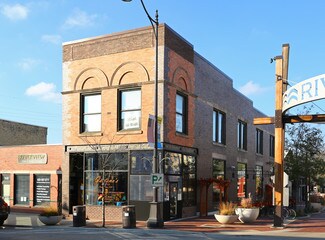 Plus de détails pour 15 E Wilson St, Batavia, IL - Local commercial à louer