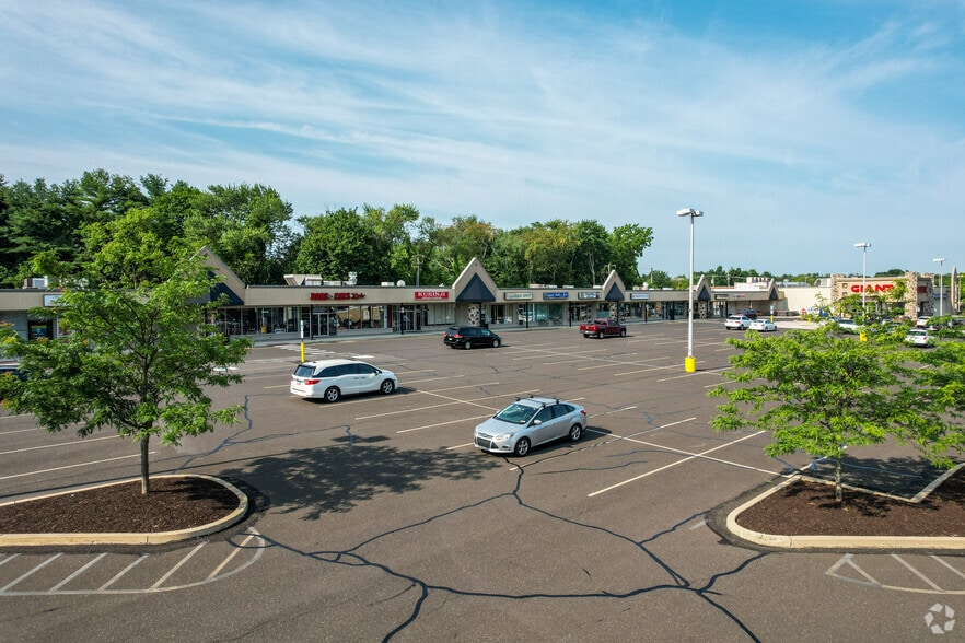 1925 Norristown, Maple Glen, PA à louer - Photo de l’immeuble – Image 3 sur 6
