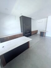 6805 Benjamin Rd, Tampa, FL à louer Photo intérieure– Image 2 sur 10