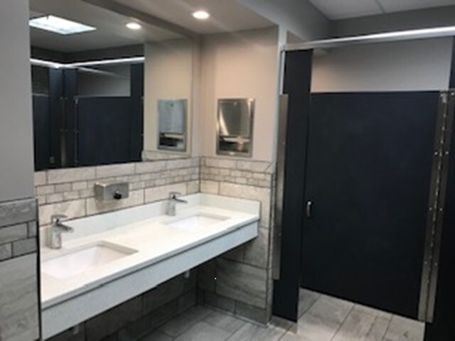 100 Allegheny Dr, Warrendale, PA à louer - Photo de l’immeuble – Image 2 sur 8