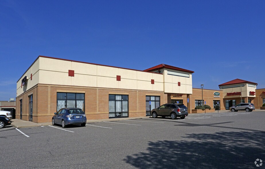 1802-1838 Commerce Dr, North Mankato, MN à louer - Photo de l’immeuble – Image 2 sur 10