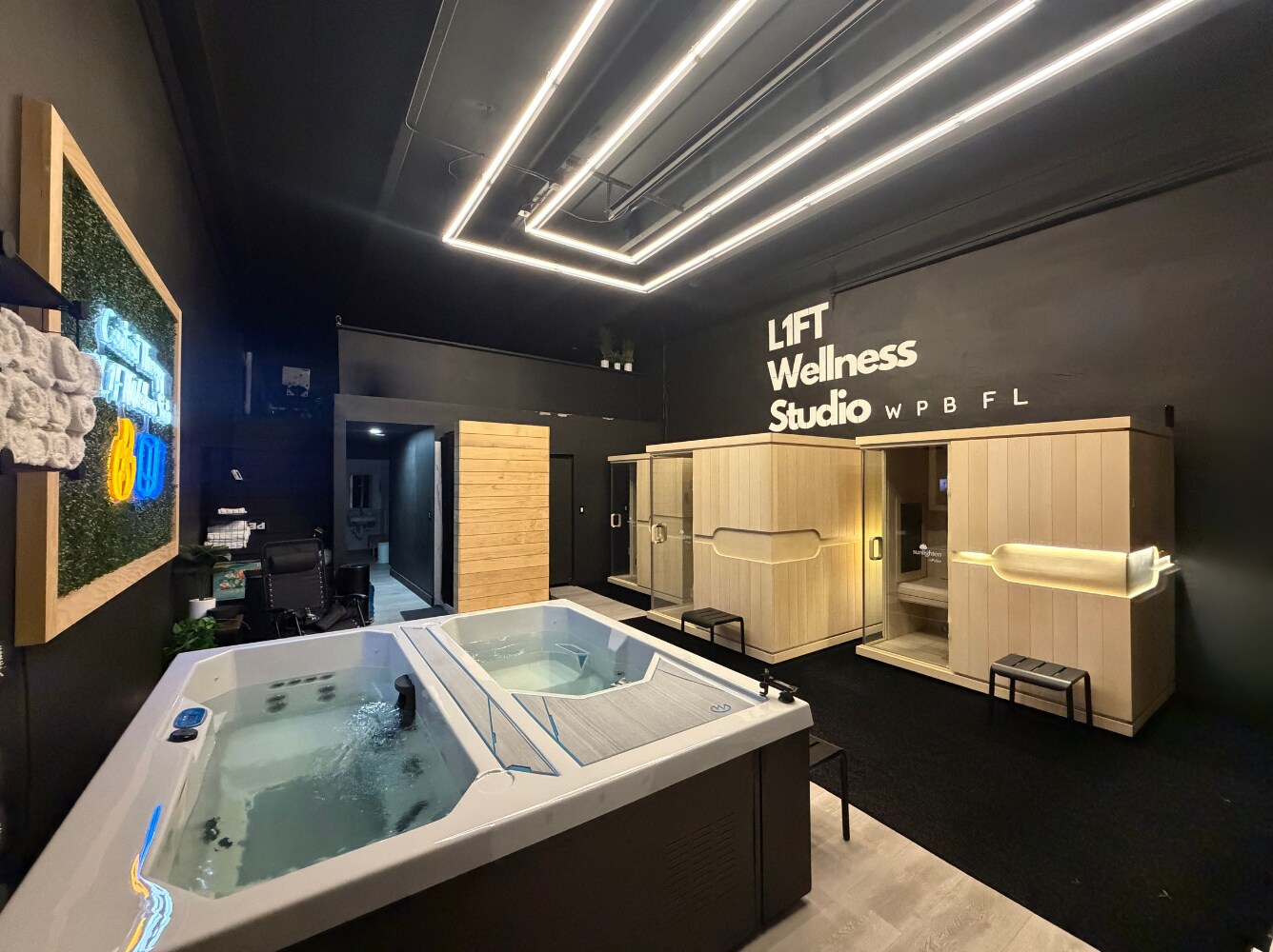 1142 Okeechobee Rd, West Palm Beach, FL à louer Photo principale– Image 1 sur 26