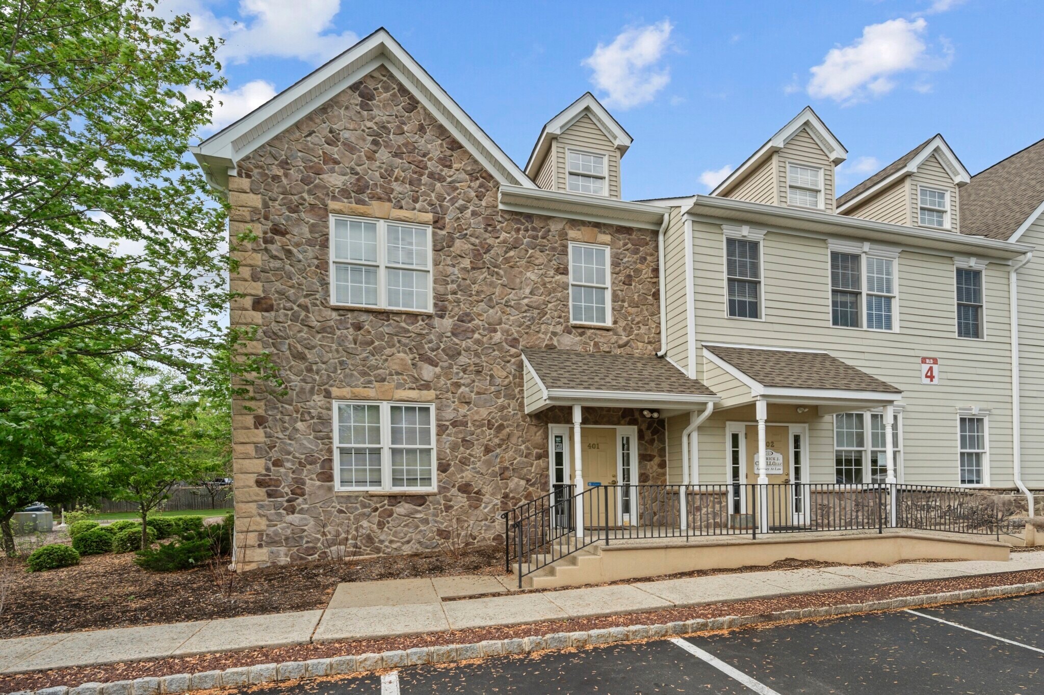 4 Walter E Foran Blvd, Flemington, NJ à vendre Photo de l’immeuble– Image 1 sur 24