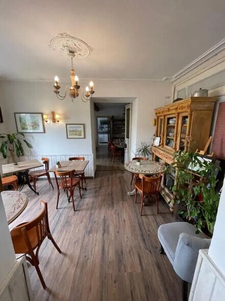 Local d'activités dans Avignon à vendre - Photo de l’immeuble – Image 3 sur 18