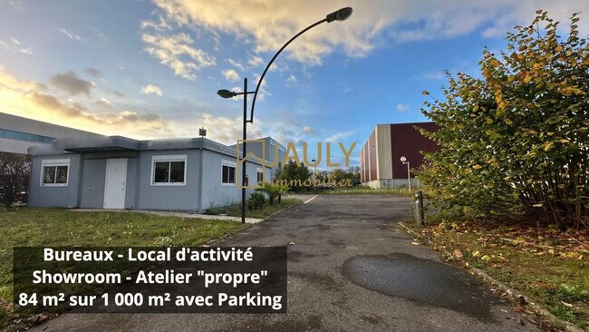 Plus de détails pour Local d'activités à louer