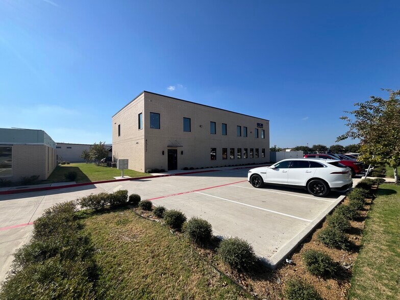 4317 Marsh Ridge, Carrollton, TX à vendre - Photo de l’immeuble – Image 3 sur 25